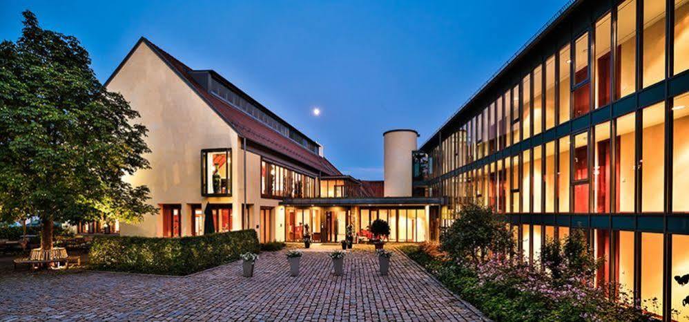 Hotel Oberschwaebischer Hof Schwendi Esterno foto