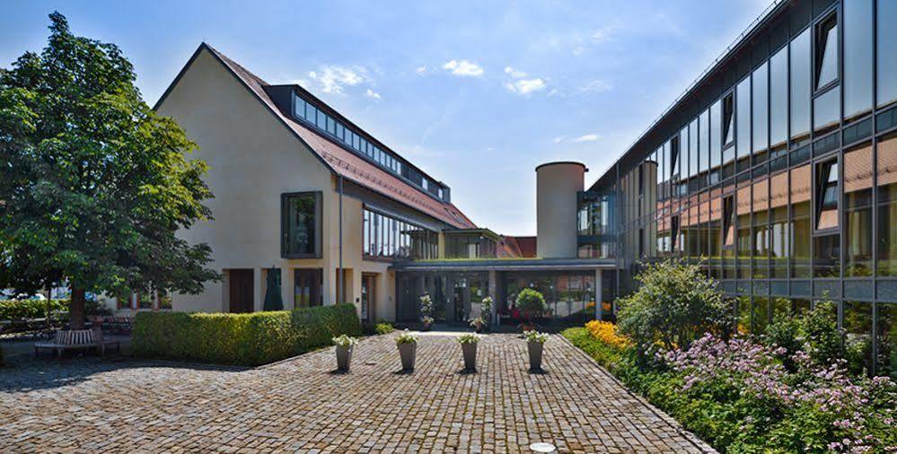 Hotel Oberschwaebischer Hof Schwendi Esterno foto