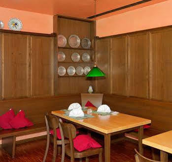 Hotel Oberschwaebischer Hof Schwendi Esterno foto